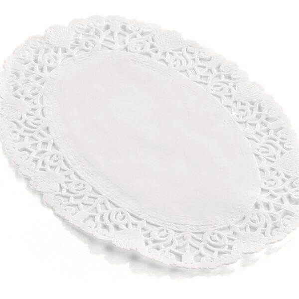 Oval paper doyleys 18 x 25cm