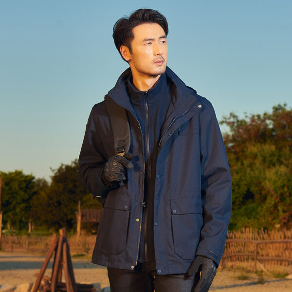 Set di due abiti da assalto 冲锋衣两件套